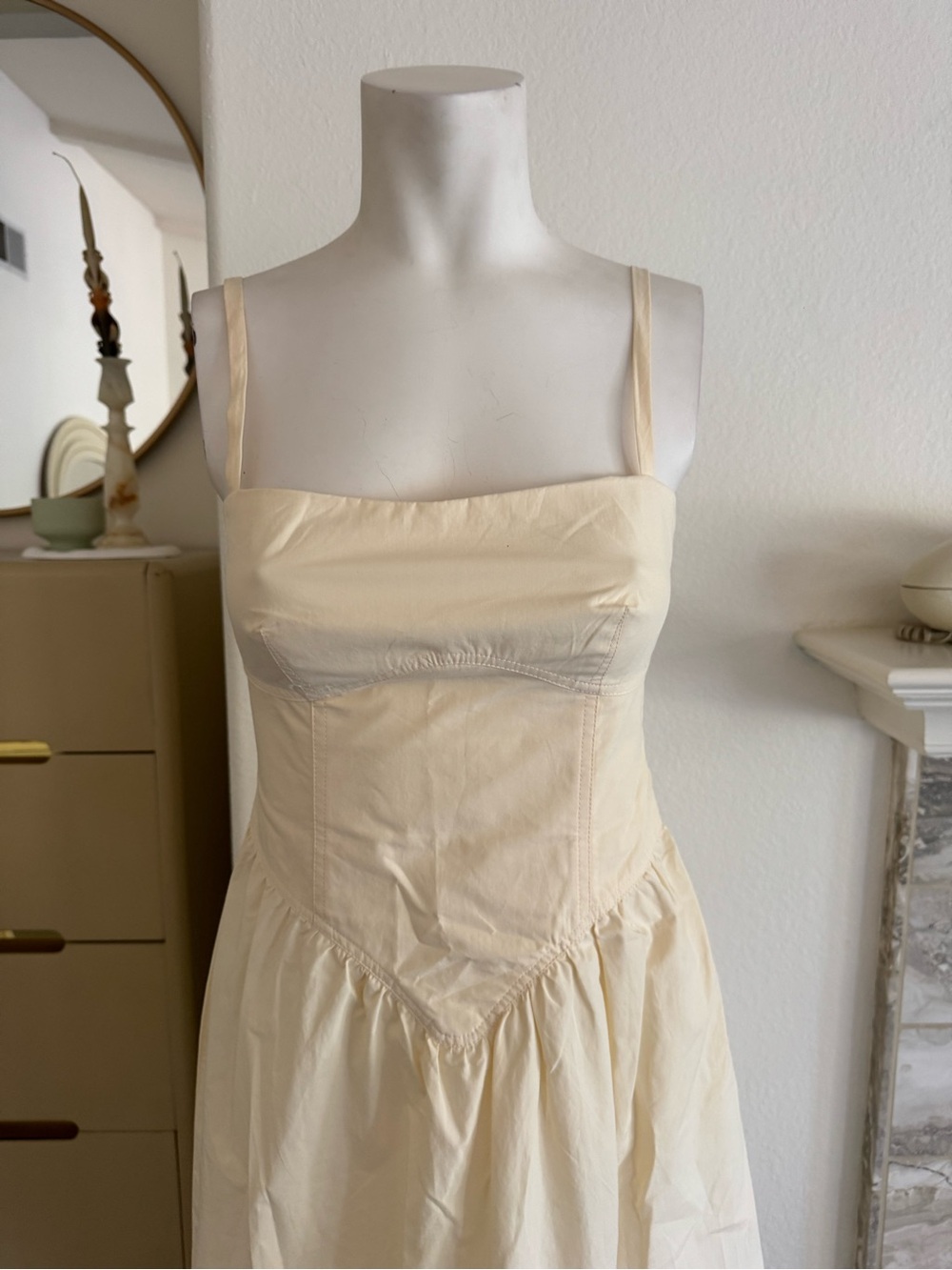 Dress To Light Yellow Beige Shell Waisted Midi Dress - Picture 9 of 13